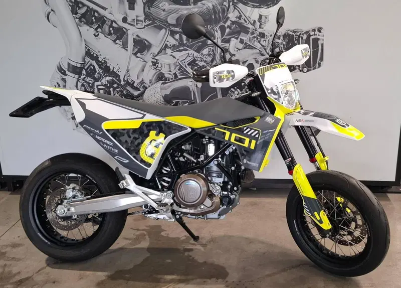 Husqvarna 701 Supermoto (2023 - 25) (2)