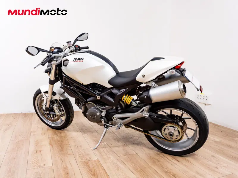 Ducati Monster 1100 S (2009-10) (4)