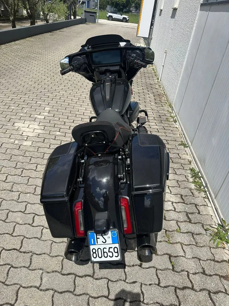 Harley-Davidson CVO Street Glide (2025) (2)