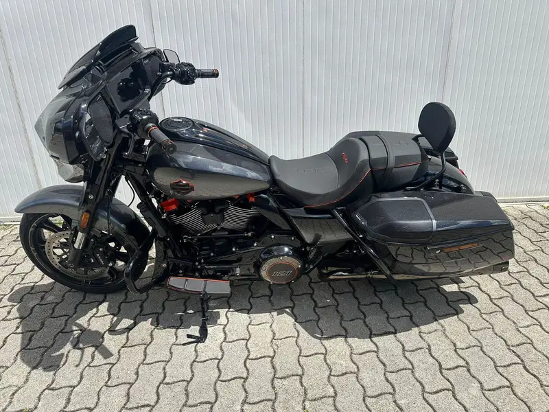 Harley-Davidson CVO Street Glide (2025) (3)