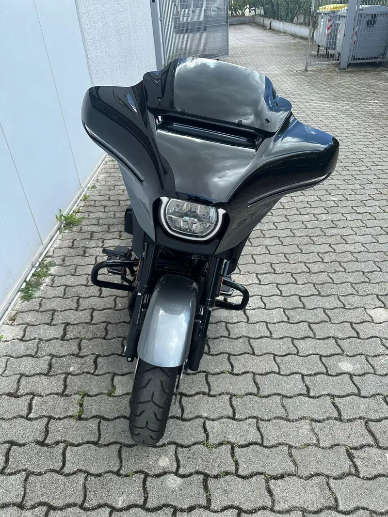 Harley-Davidson CVO Street Glide (2025) (8)
