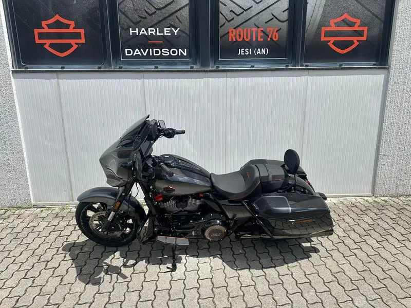 Harley-Davidson CVO Street Glide (2025) (6)