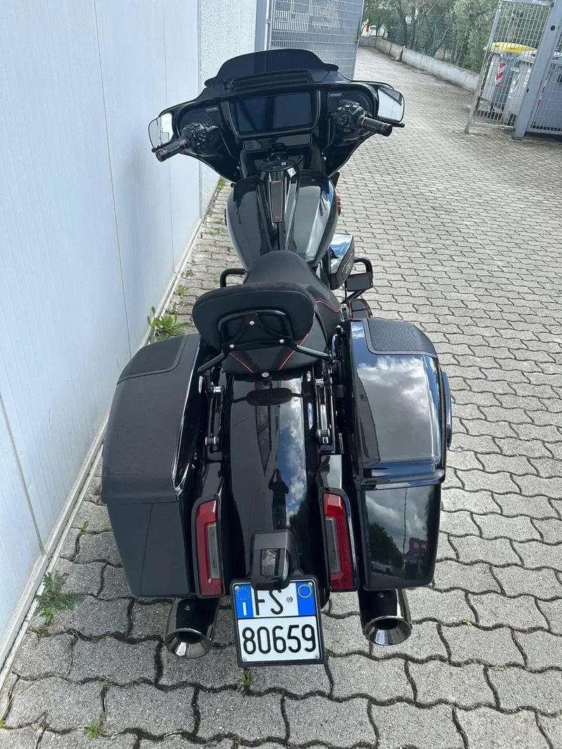 Harley-Davidson CVO Street Glide (2025) (12)