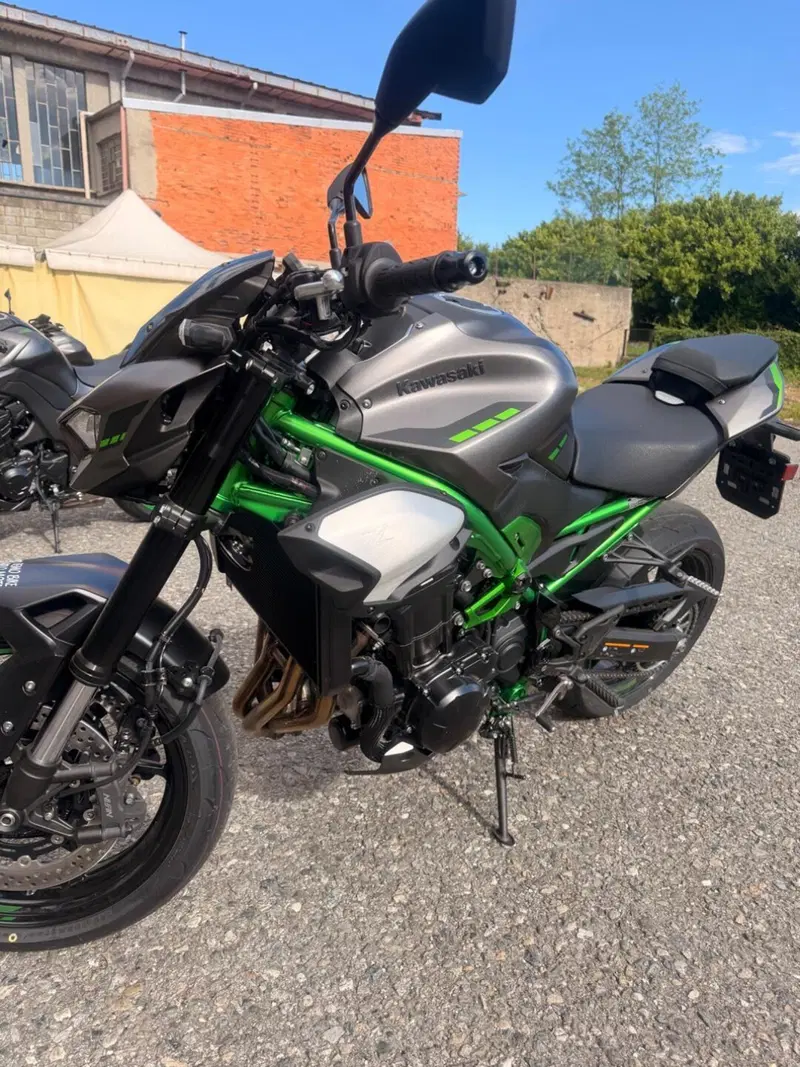 Kawasaki Z 900 (2025 - 26) (3)