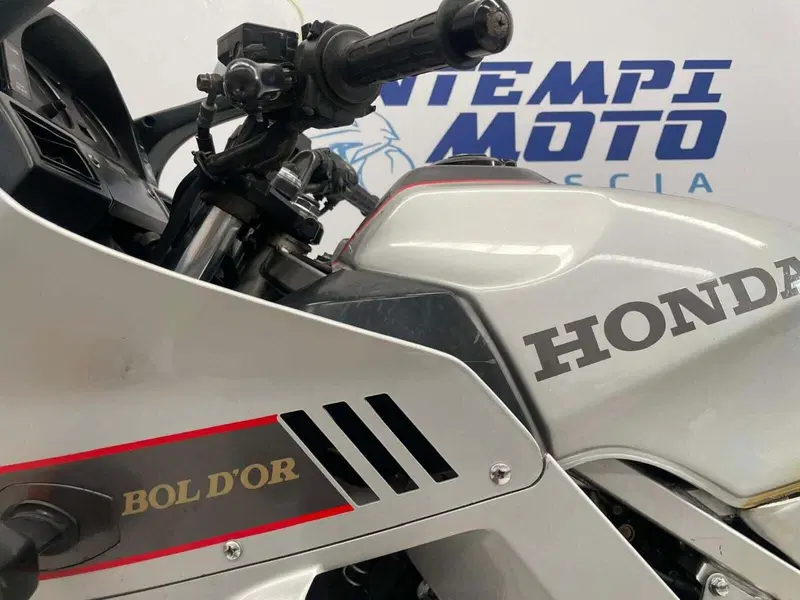 Honda VF 1000 F2 (1985 - 87) (4)