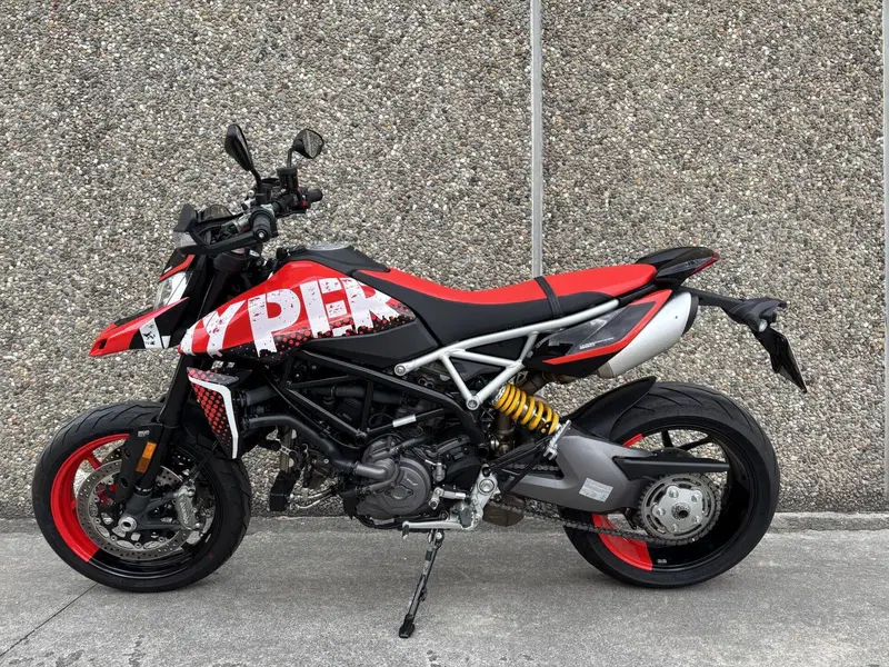 Ducati Hypermotard 950 RVE (2022 - 25) (2)
