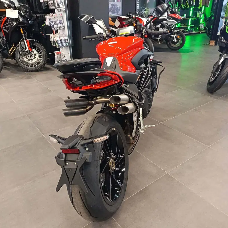 MV Agusta Brutale 1000 RS (2022 - 26) (5)