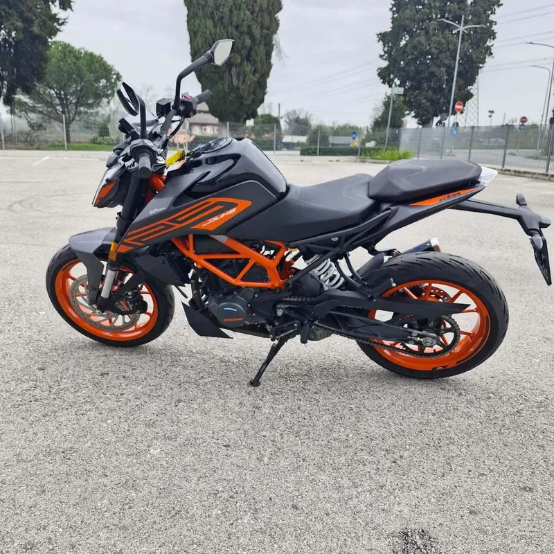 KTM 125 Duke (2021 - 23) (2)