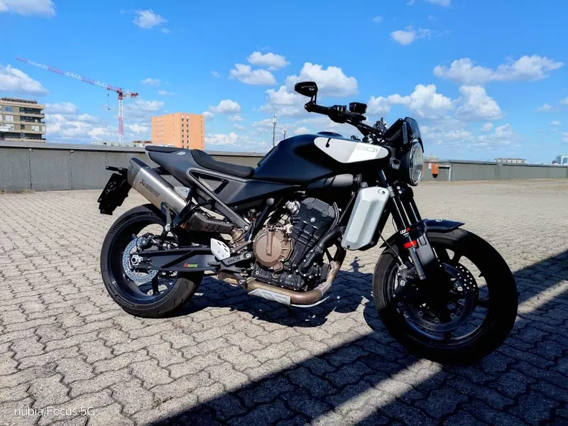 Husqvarna Svartpilen 801 (2024 - 26)