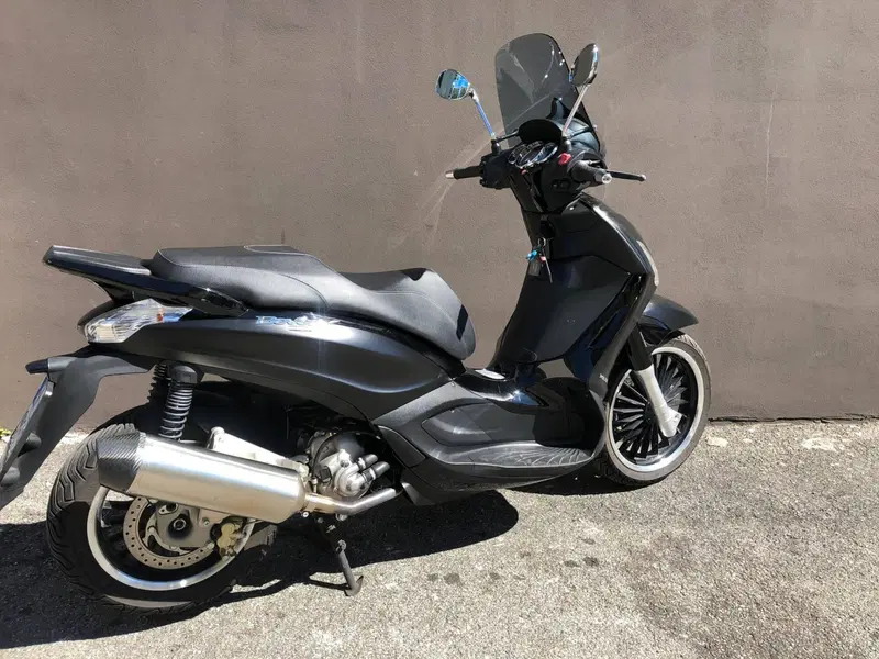 Piaggio Beverly 300 i.e. Police ABS-ASR (2017 - 20) (3)