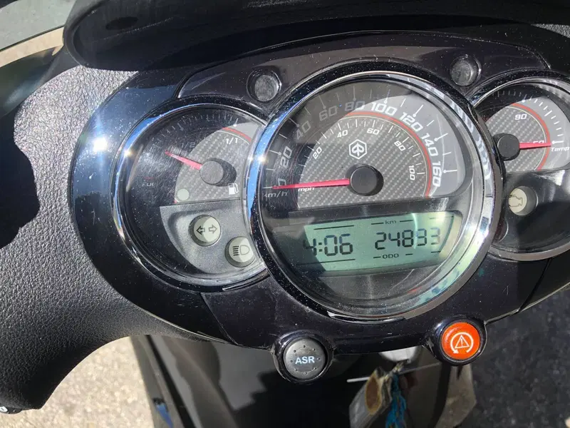 Piaggio Beverly 300 i.e. Police ABS-ASR (2017 - 20) (5)