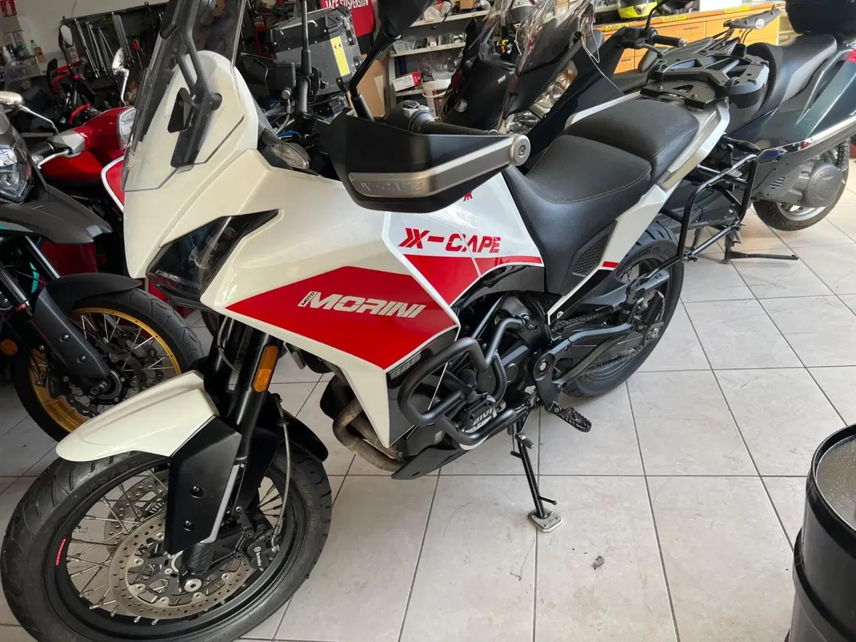 Moto Morini X-Cape 650 (2021 - 26) (2)