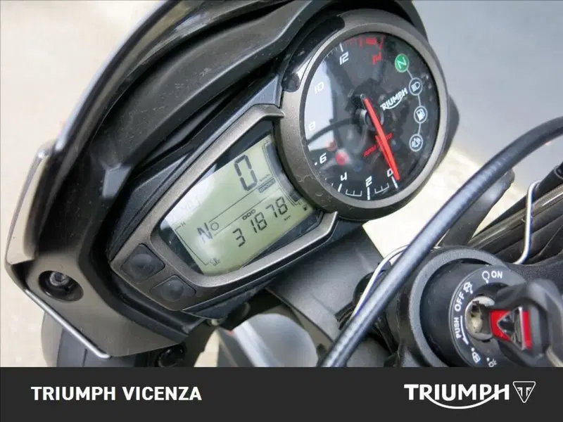 Triumph Street Triple R (2020 - 22) (5)
