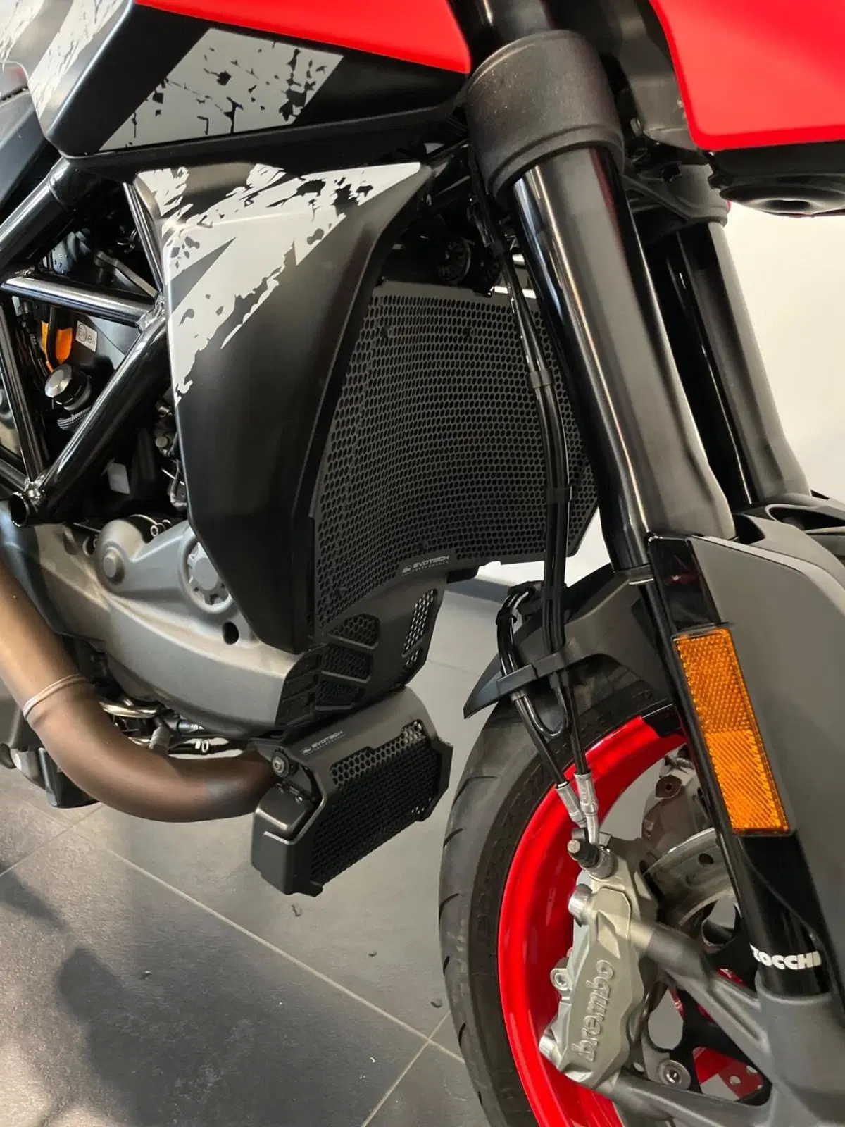 Ducati Hypermotard 950 RVE (2022 - 25) (5)