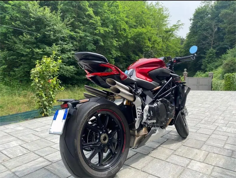 MV Agusta Brutale 1000 RR (2021 - 25) (4)