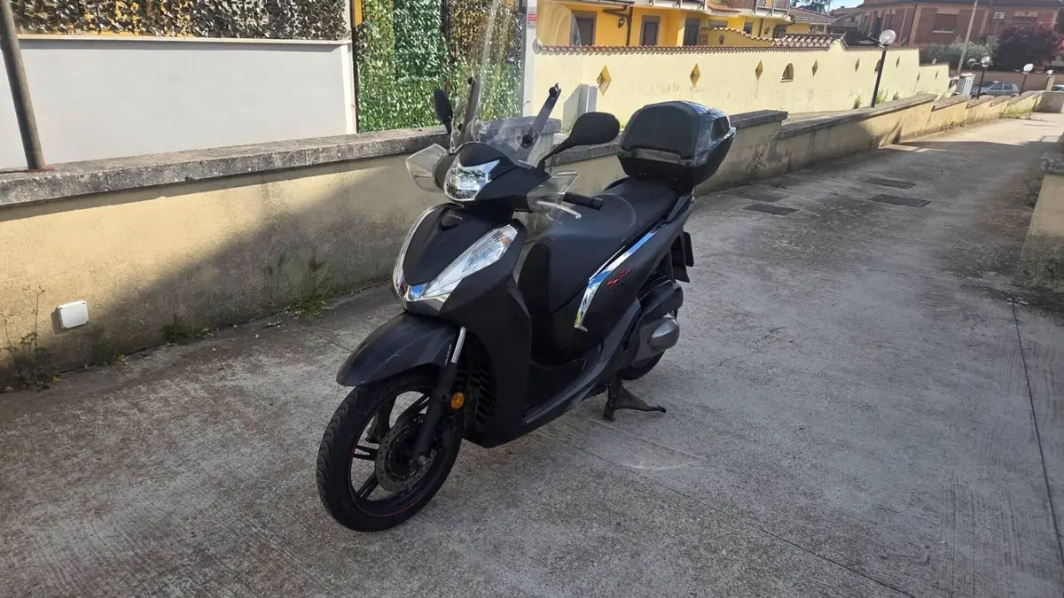 Honda SH 300 i Sport ABS (2018 - 20) (2)