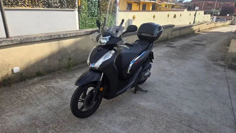 Honda SH 300 i Sport ABS (2018 - 20) (2)
