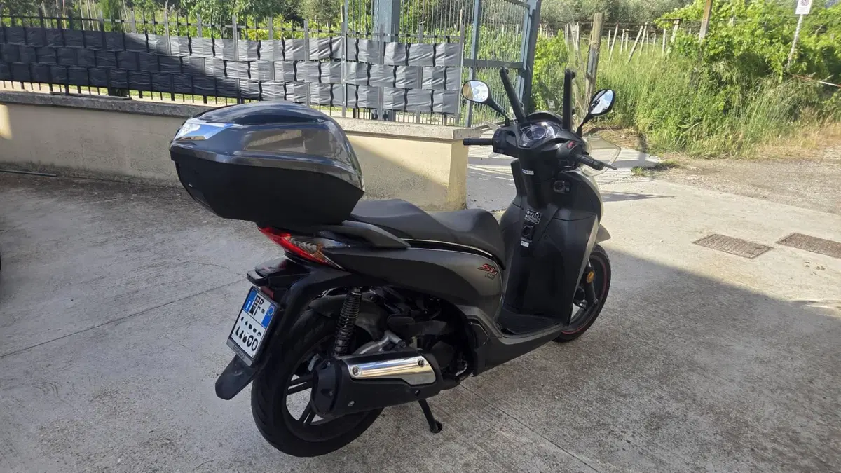 Honda SH 300 i Sport ABS (2018 - 20) (4)