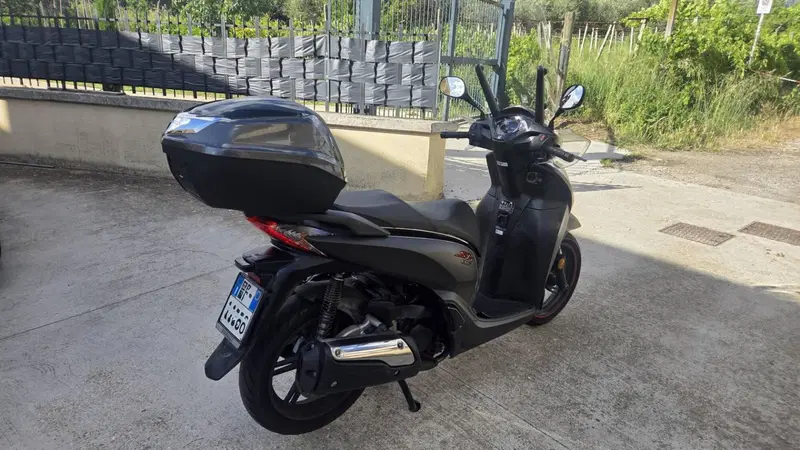 Honda SH 300 i Sport ABS (2018 - 20) (4)