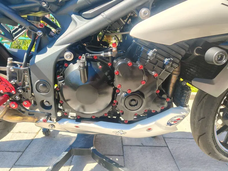 Triumph Speed Triple 1050 (2011 - 13) (7)