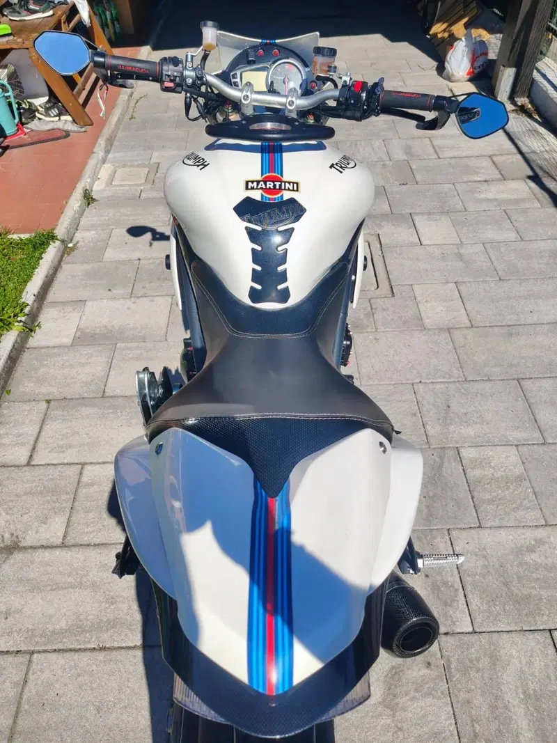 Triumph Speed Triple 1050 (2011 - 13) (10)