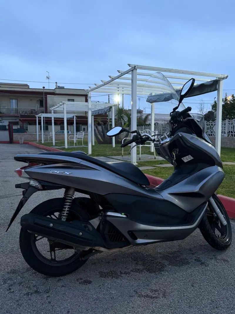Honda PCX 125 (2009 - 13) (4)