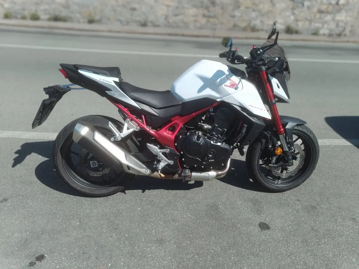 Honda CB 750 Hornet (2025)