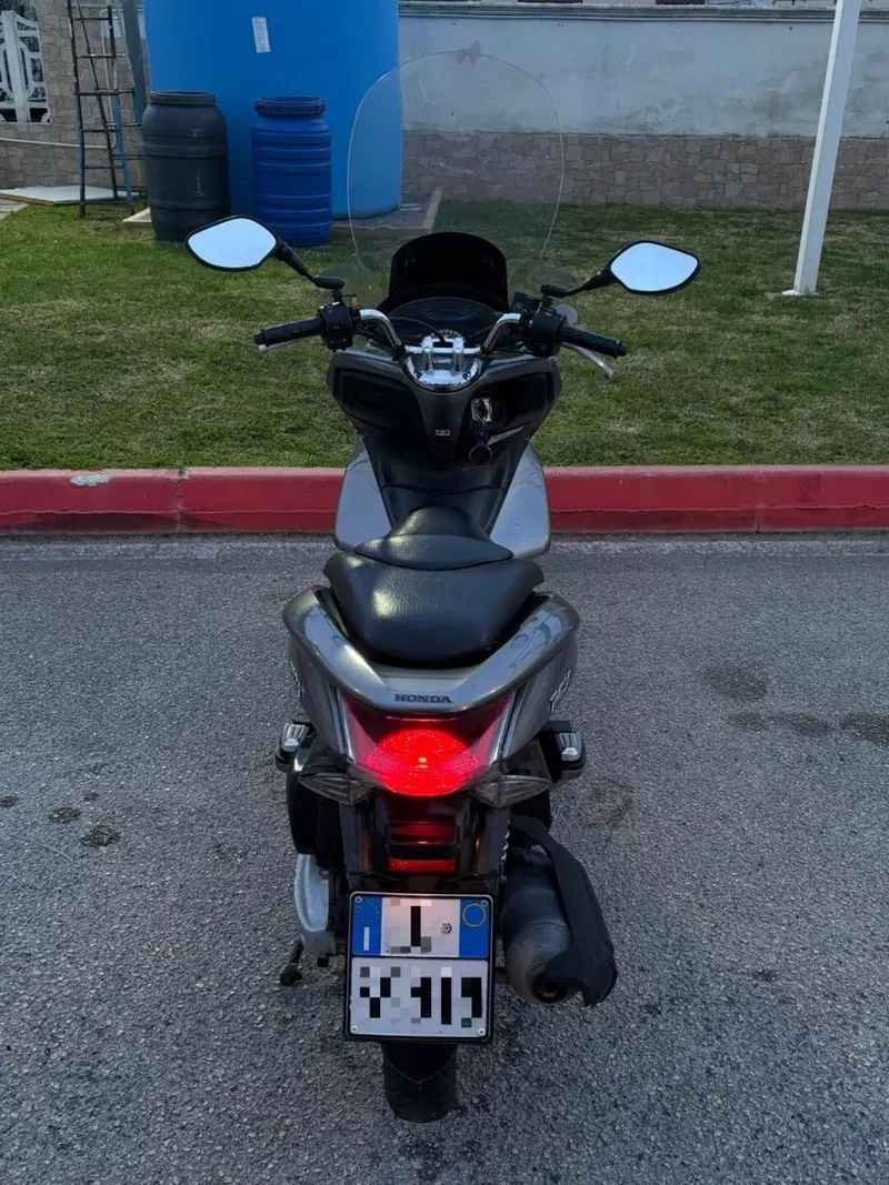 Honda PCX 125 (2009 - 13) (7)