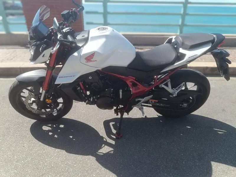 Honda CB 750 Hornet (2025) (2)