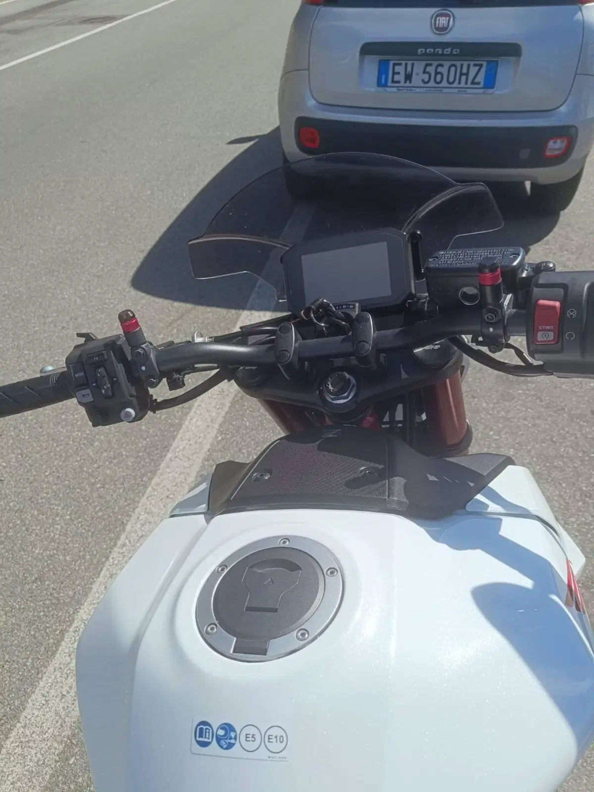 Honda CB 750 Hornet (2025) (6)
