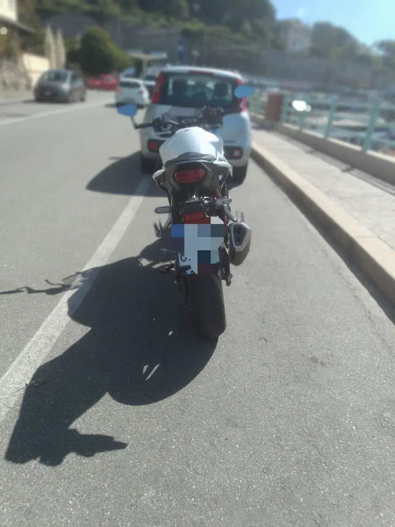 Honda CB 750 Hornet (2025) (9)
