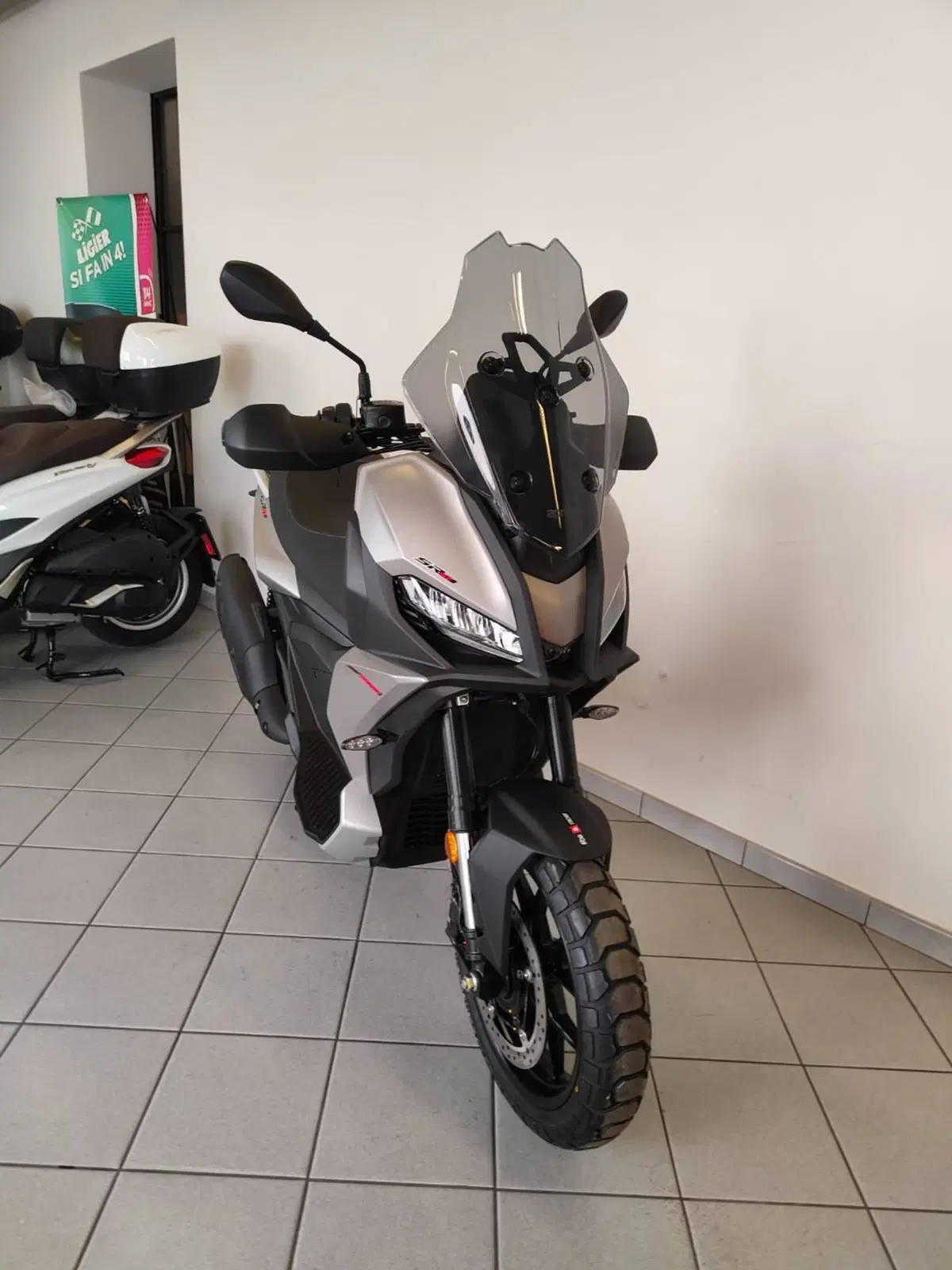 Aprilia SR GT 400 (2026) (4)