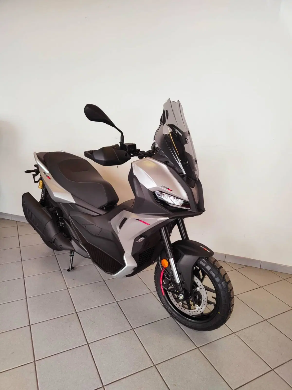 Aprilia SR GT 400 (2026) (14)