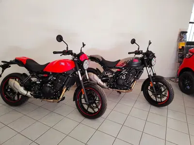 Royal Enfield Guerrilla 450 Apex (2026) nuova