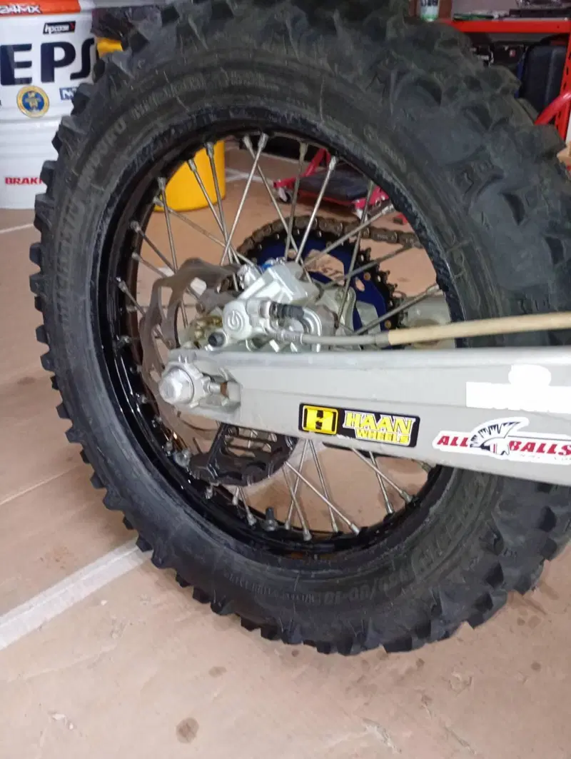 Husqvarna TE 300 (2017) (4)