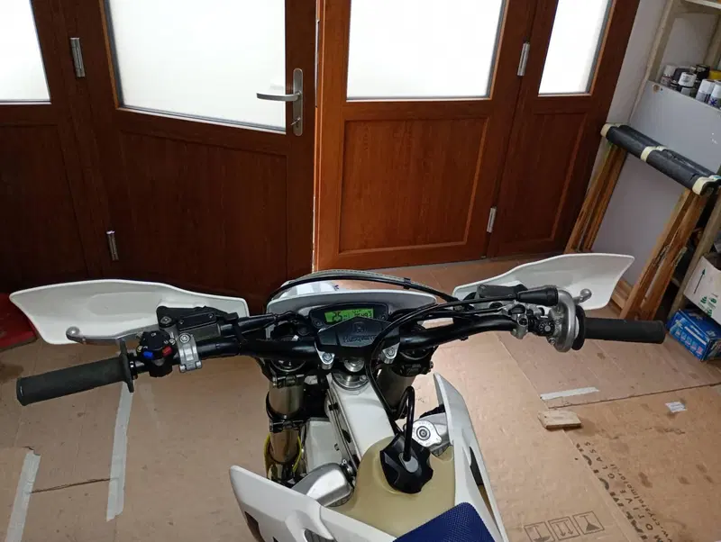 Husqvarna TE 300 (2017) (8)