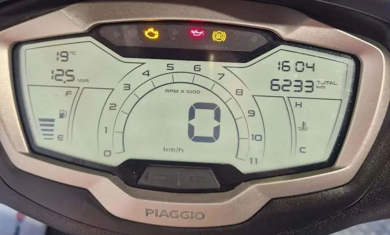 Piaggio Beverly 400 ABS-ASR (2021 - 24) (5)