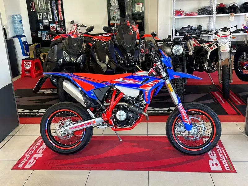 Betamotor RR 125 4T Motard R (2025 - 26) (2)