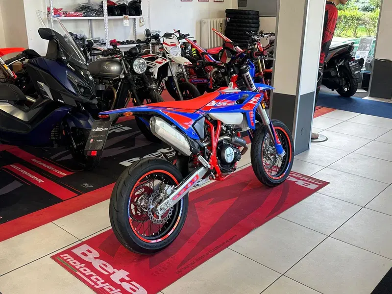Betamotor RR 125 4T Motard R (2025 - 26) (3)