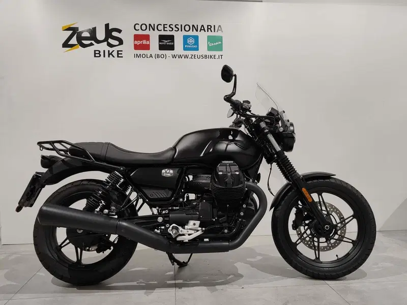 Moto Guzzi V7 Stone (2021 - 24)