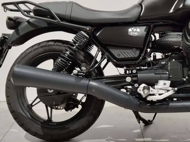 Moto Guzzi V7 Stone (2021 - 24) (5)