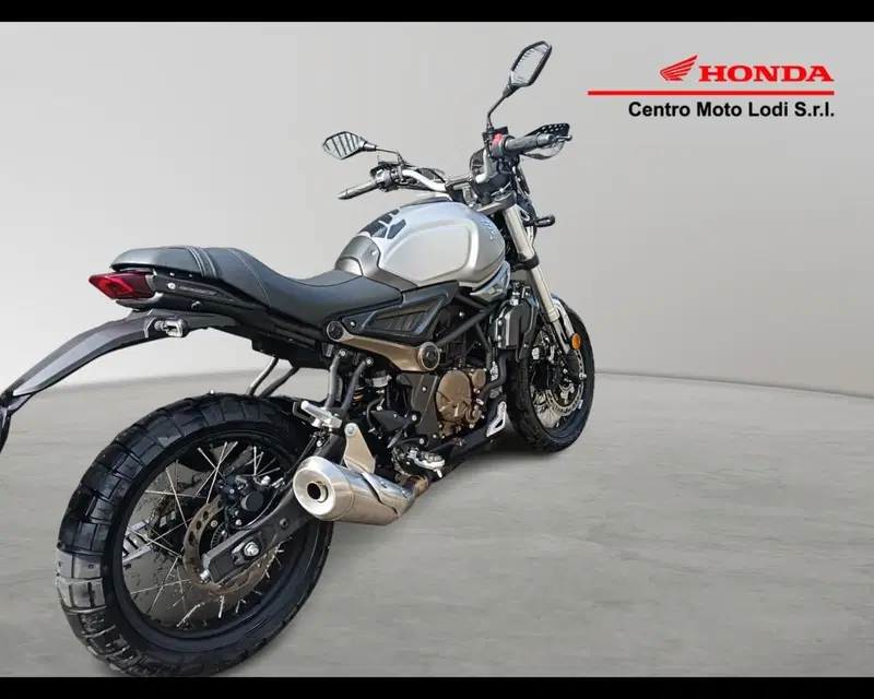 Voge Trofeo 300ACX Scrambler (2021 - 26) (6)