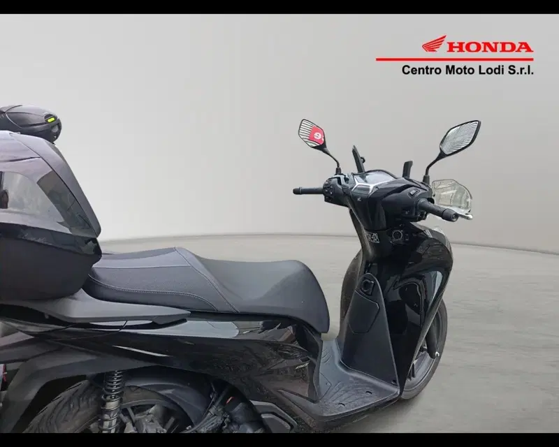 Honda SH 150i (2024 - 25) (6)