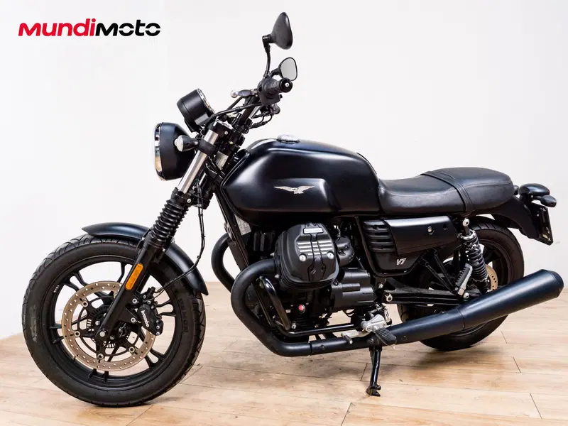 Moto Guzzi V7 III Stone (2017 - 20) (8)