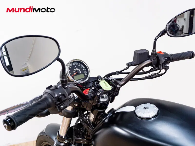 Moto Guzzi V7 III Stone (2017 - 20) (11)