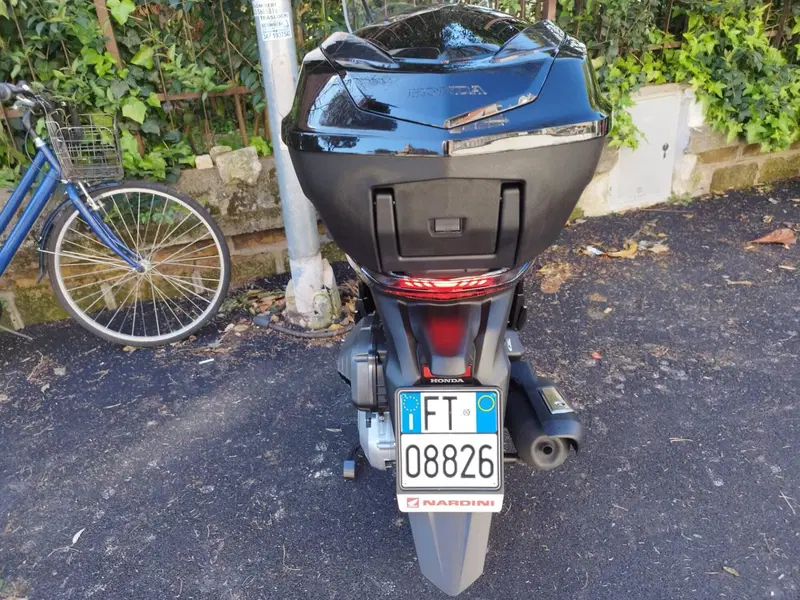 Honda SH 150i (2024 - 25) (3)