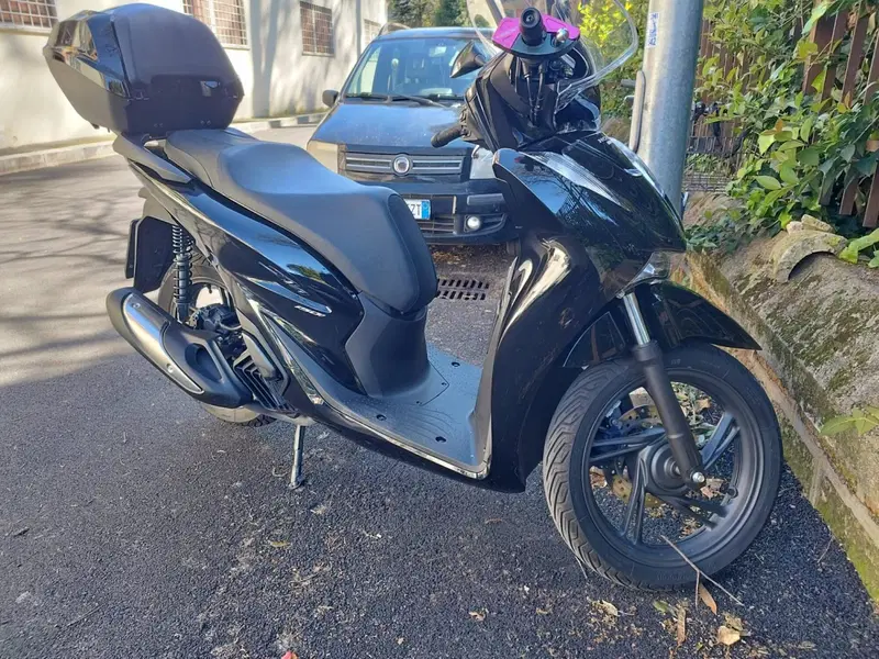 Honda SH 150i (2024 - 25) (4)