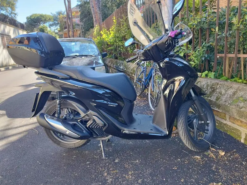Honda SH 150i (2024 - 25) (5)