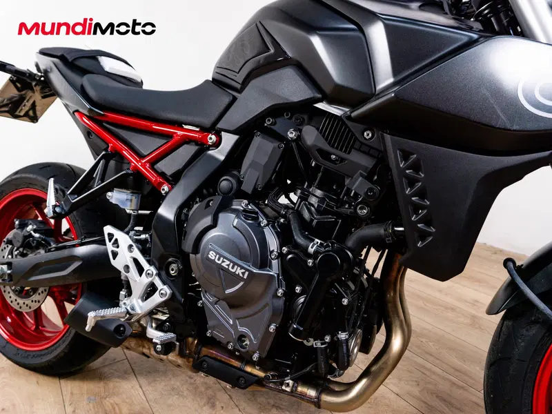 Suzuki GSX-8S (2025 - 26) (5)