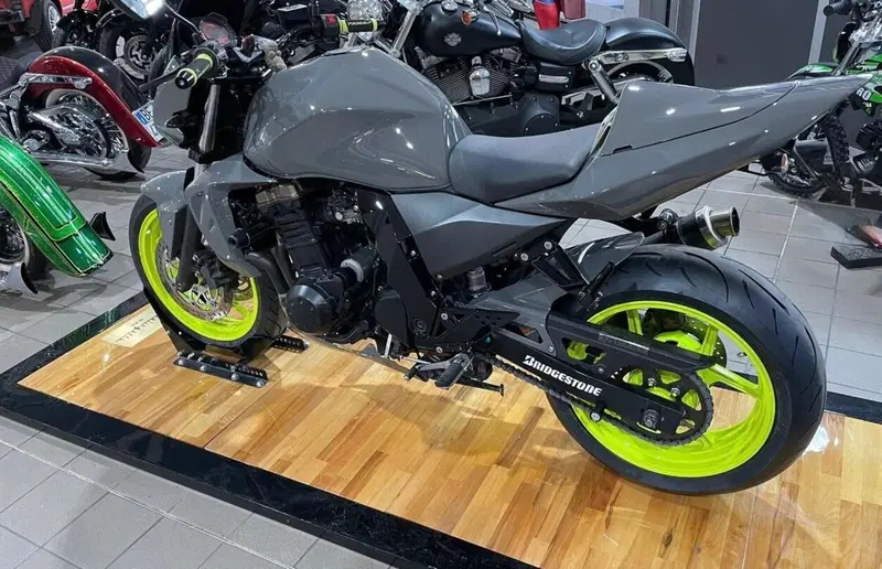 Kawasaki Z 750 (2003 - 06) (2)